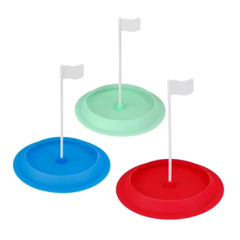 בפועל גולף חור לשים כוס כל כיוון גומי רך עם המטרה לבן דגל גולף חור כוס כחול, ירוק ואדום. עזרי הדרכה