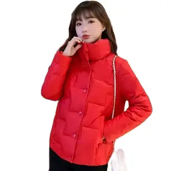 למטה כותנה מרופד מעיל נשים בגדי חורף 2023 אופנה חדשה כותנה מרופד בגדי קוריאנית רופף קצר חם עבה מעיל גאות.