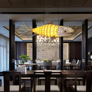 מותאם אישית בעבודת יד עץ אריגה צורת דגים קש במבוק נברשות מסעדה מלון תליון אור